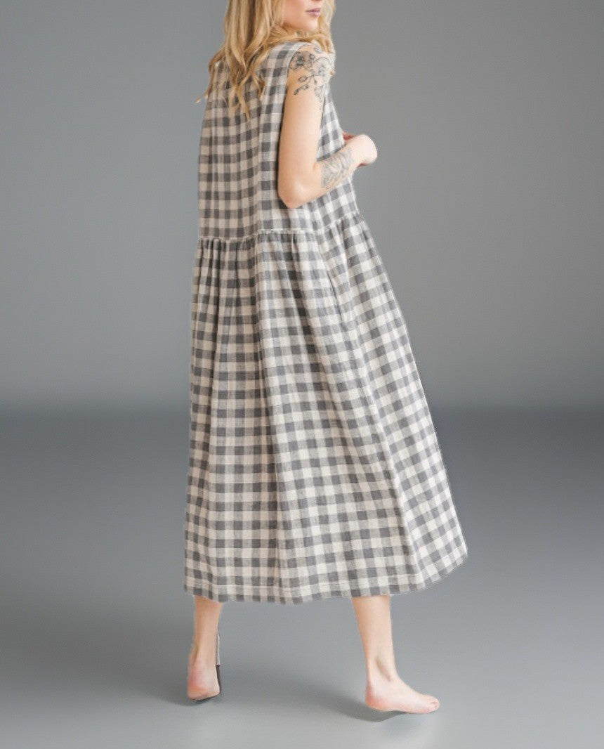 Vintage Leinen Kleid kariert Rueckansicht getragen2