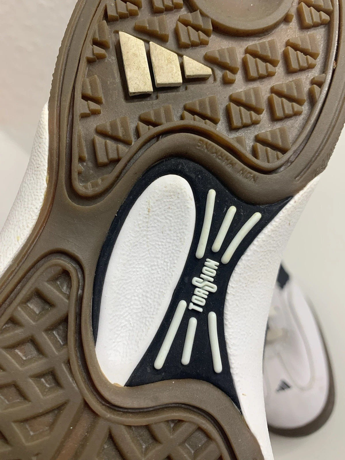 Gum-Laufsohle der adidas Spezial HB Indoor Sneaker mit Profilzeichnung