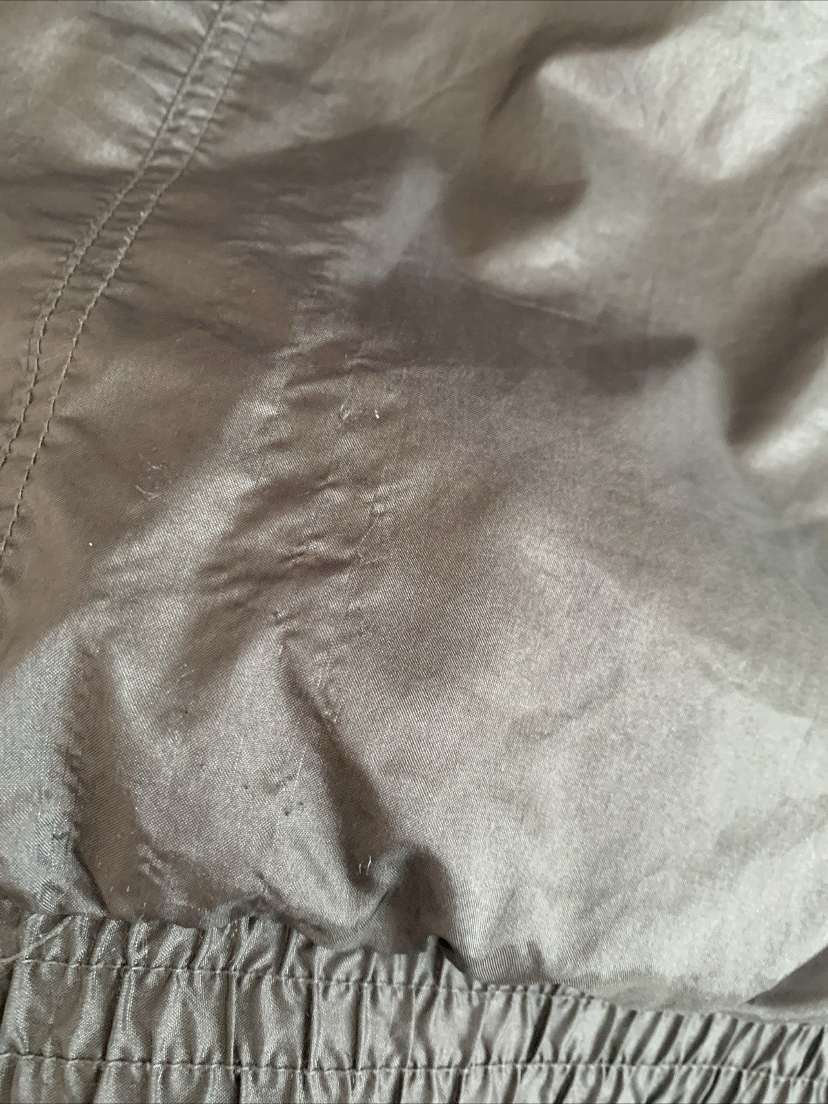 adidas-vintage-windbreaker-closeup-fadenfehler