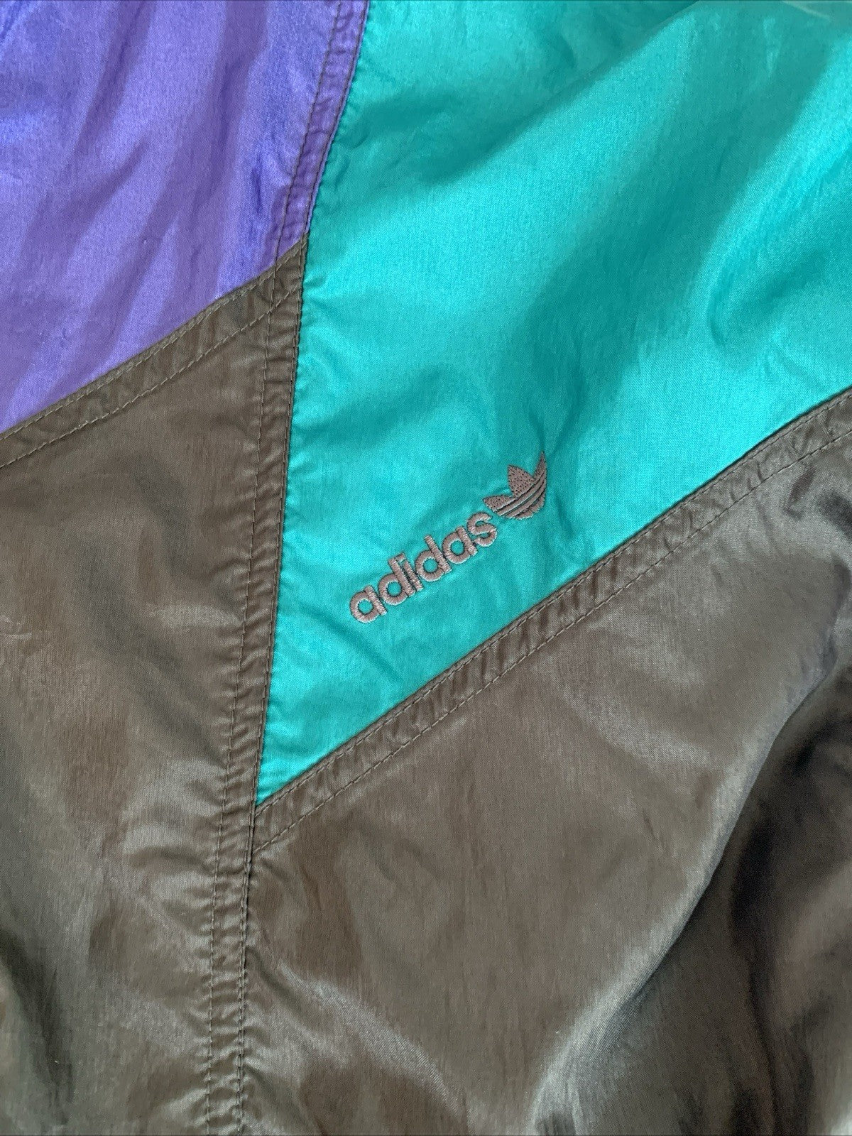 adidas-vintage-windbreaker-logo-detail