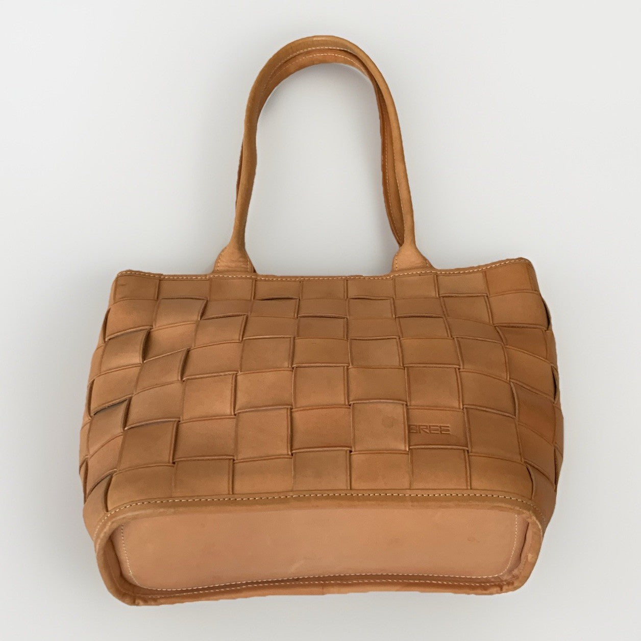 bree-vintage-ledertasche-schultertasche-boden