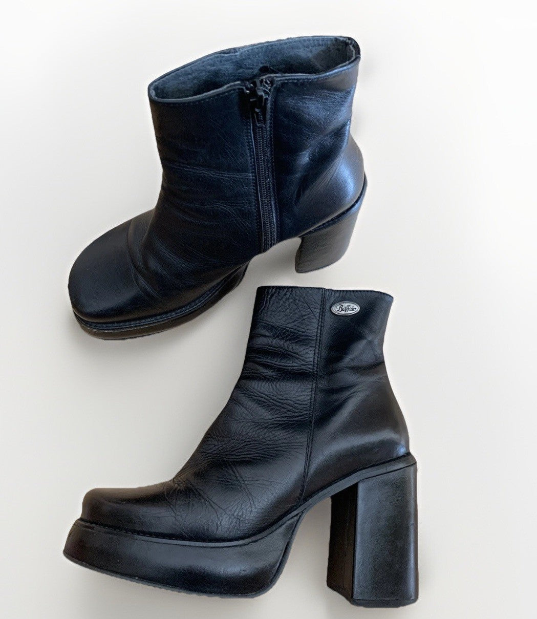 Paar schwarze Buffalo Plateau Boots, Vintage Modell