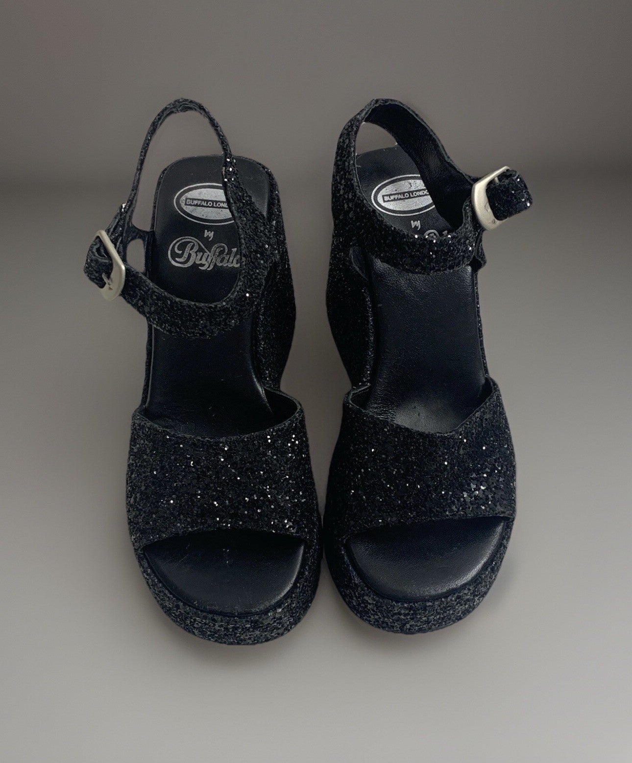 buffalo-london-plateau-sandaletten-37-schwarz-glitzer-front