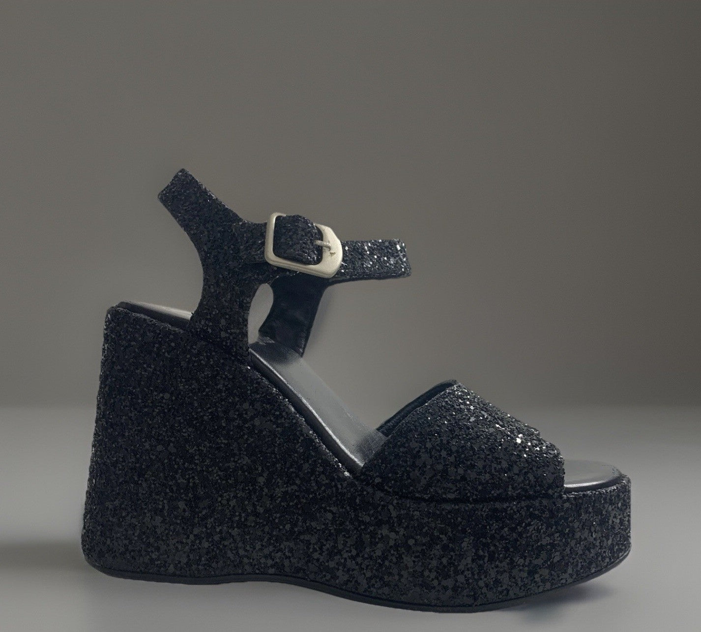 buffalo-london-plateau-sandaletten-riemchen-seitenansicht-links einzel