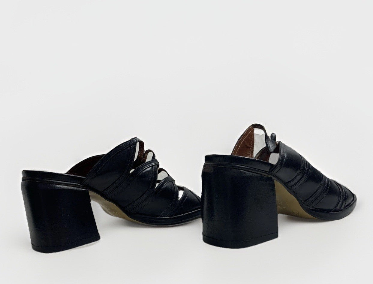 Rückansicht des Absatzes der Buffalo Clogs