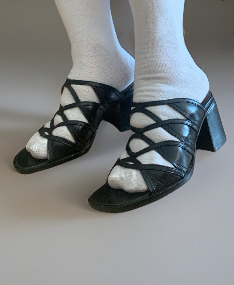 Buffalo Plateau-Sandalen am Fuß getragen, Seitenansicht