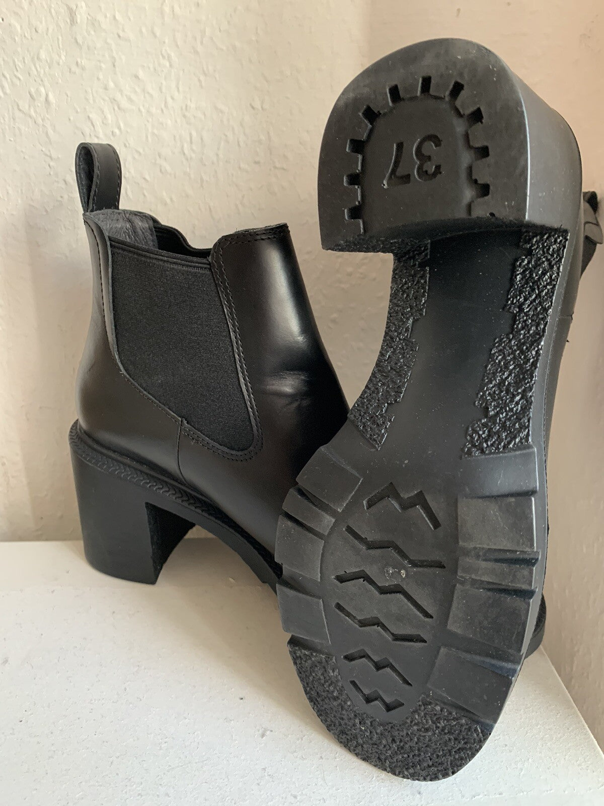 camper-ankle-boots-schwarz-sohle