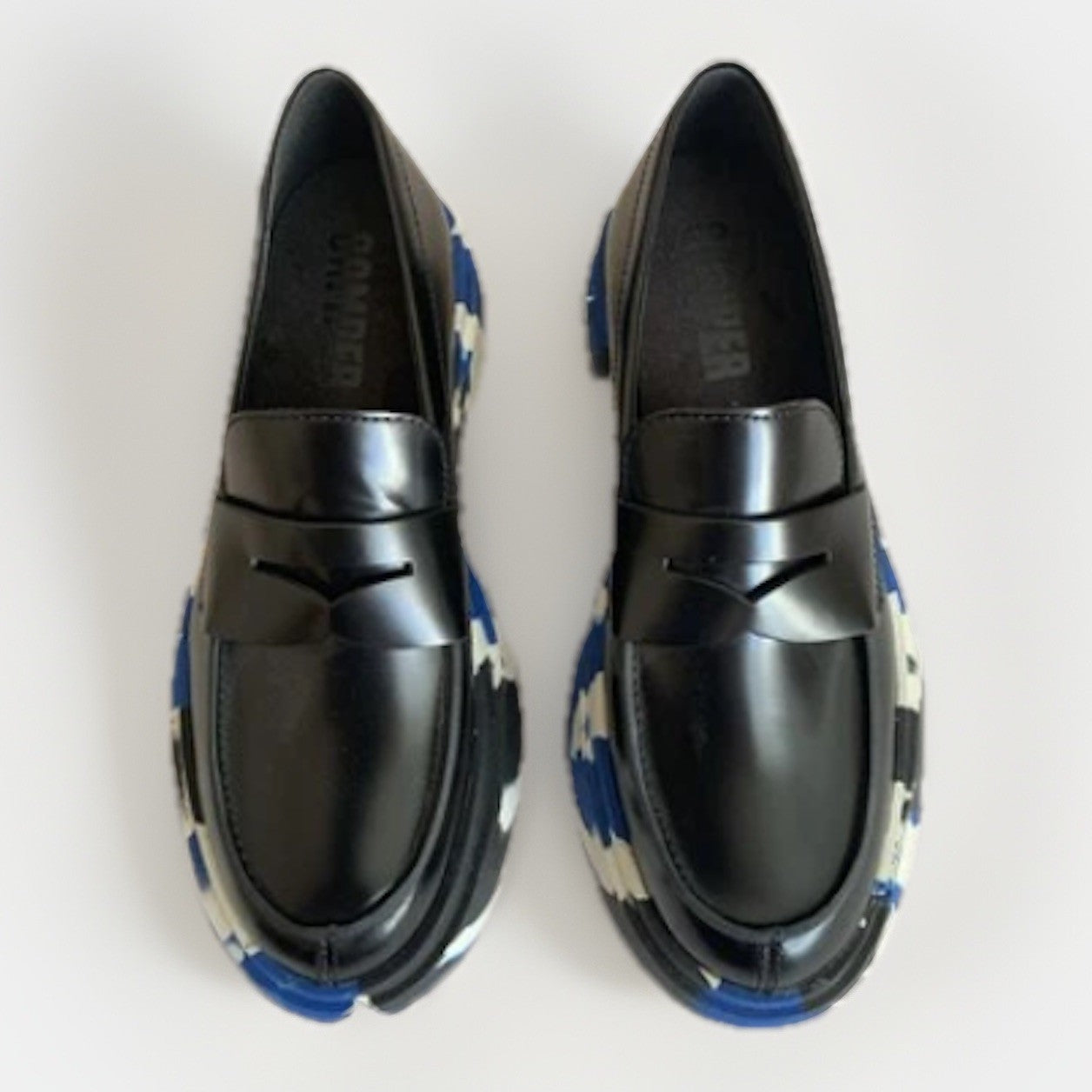 camper-loafers-schwarz-blau-oben2