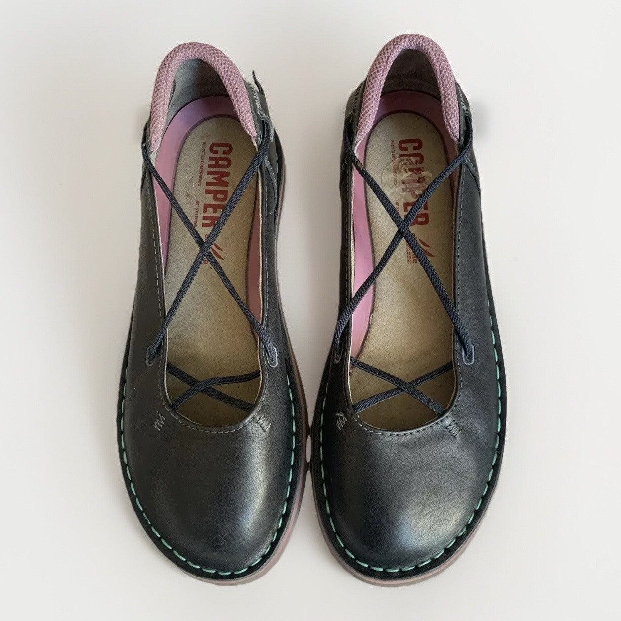 Camper Peu Cami Ballerinas in Dunkelbraun, Draufsicht von oben, Leder mit Cross-Lacing-Schnürung, Größe 37