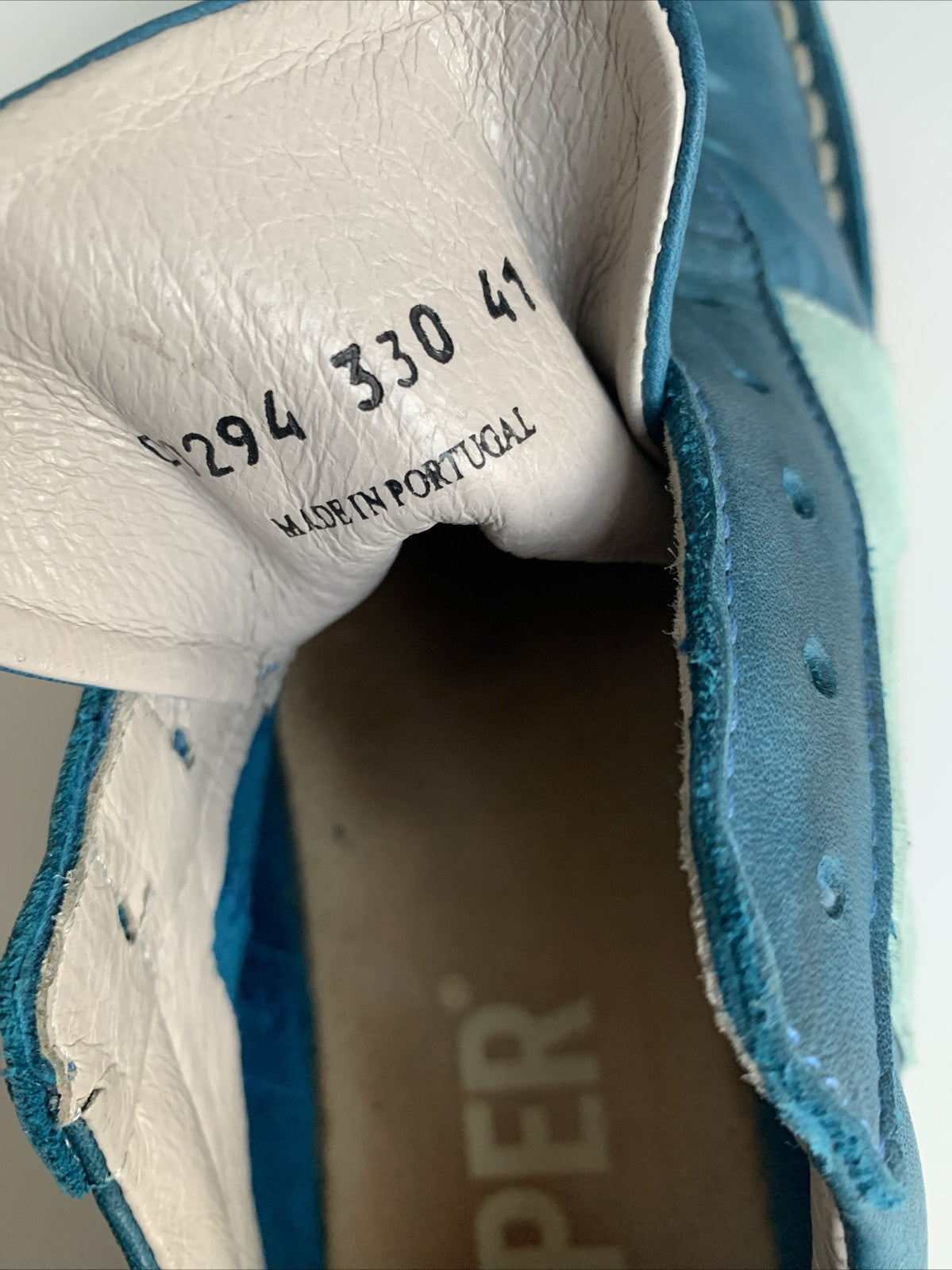 camper-sneaker-detail made in portugal