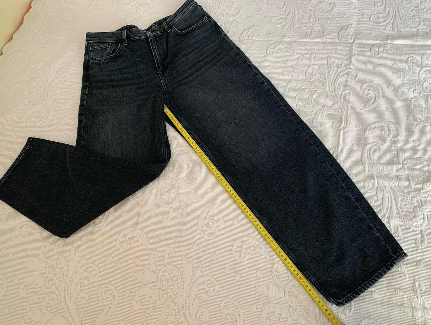 Innenbeinlänge Beinverlauf der COS Damen Jeans Hose in Schwarz-Grau