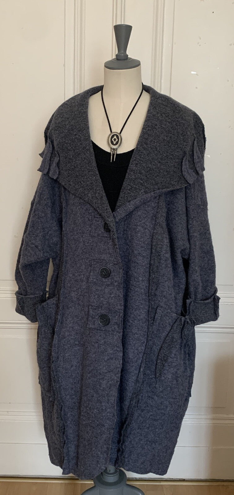 Damen Mantel im Lagenlook in Grau mit Oversize-Passform, modern und elegant