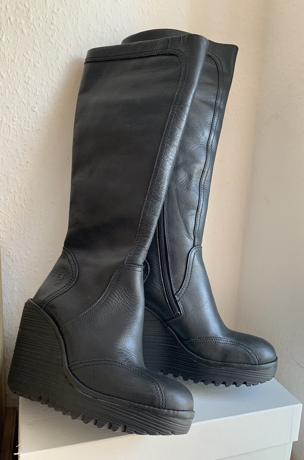 fly-london-damenstiefel-keilabsatz-schwarz-37-seite2