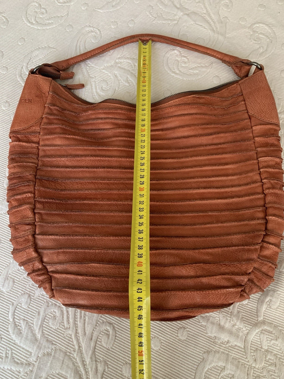 Größenmessung der FREDsBRUDER Schultertasche aus echtem Leder