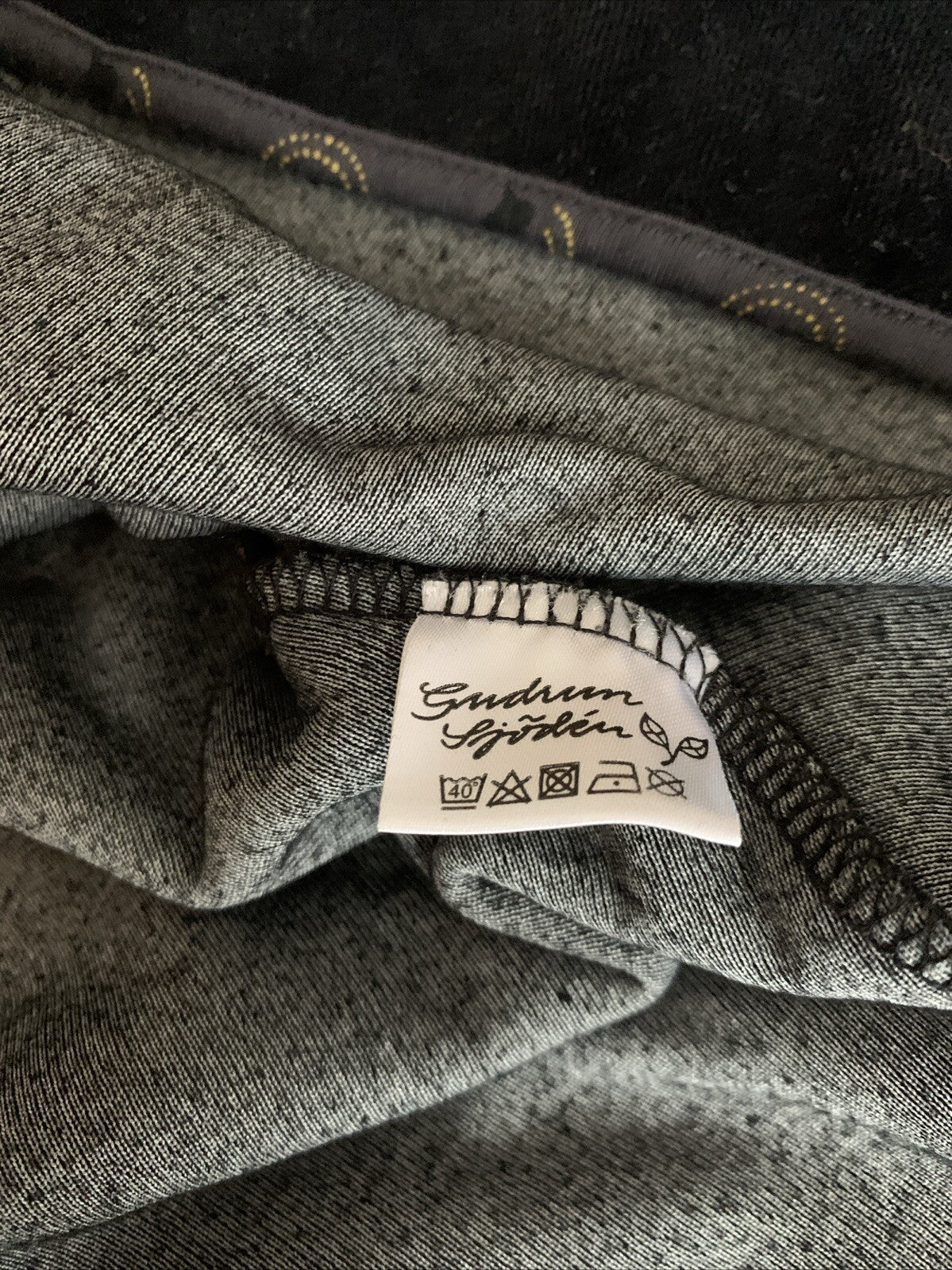 Waschanleitung am Gudrun Sjöden Damenkleid