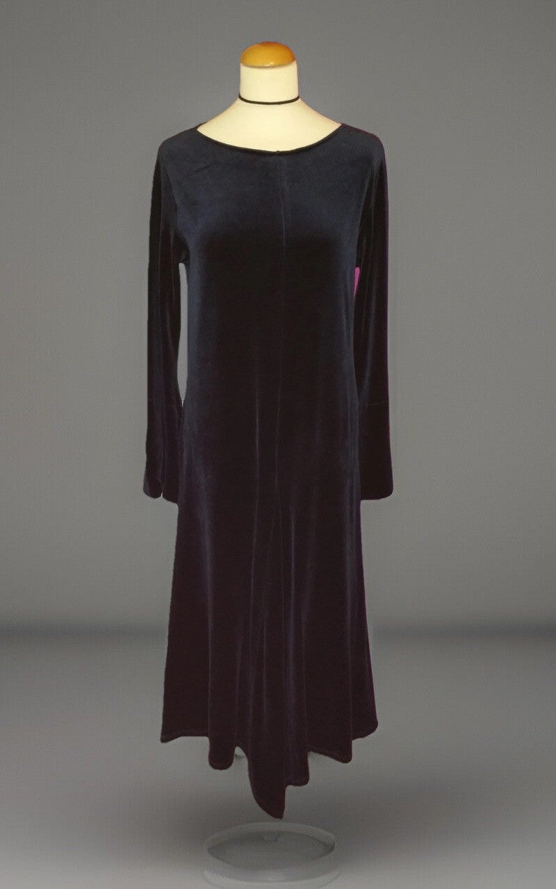 Vorderseite Gudrun Sjöden Samtkleid dunkelblau mit langen Ärmeln