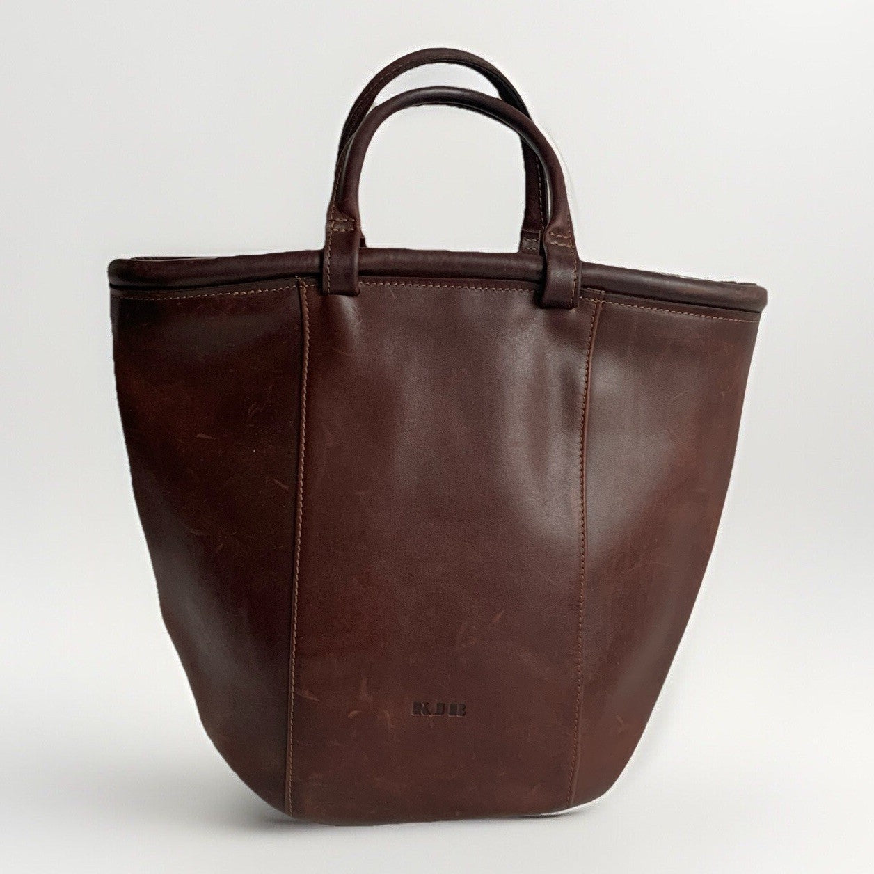 Klaus Bree Leder Shopper in Dunkelbraun in Vorderansicht.