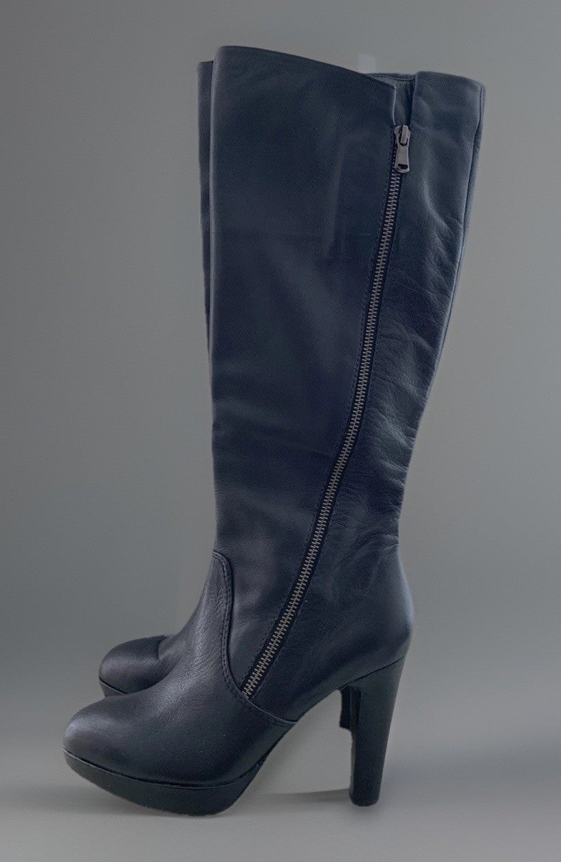 Blockabsatz und Plateau der Liebeskind Berlin Damen Lederstiefel