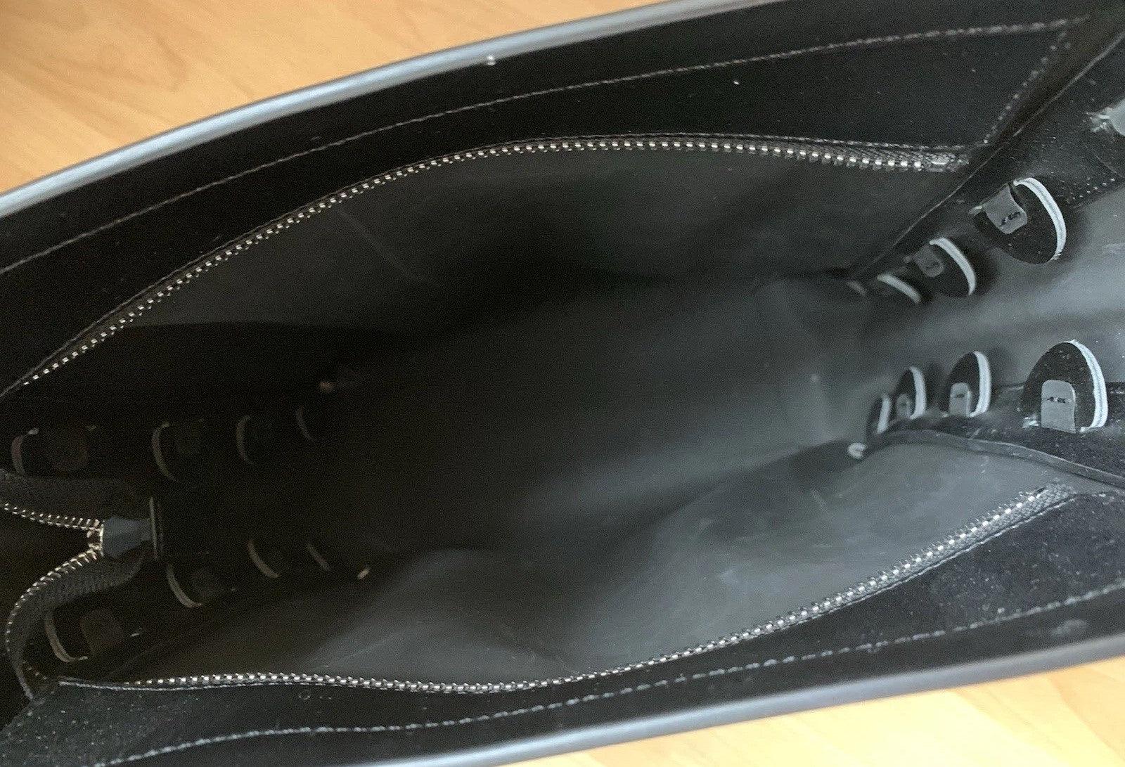 liebeskind-berlin-shopper-schwarz-innenfach