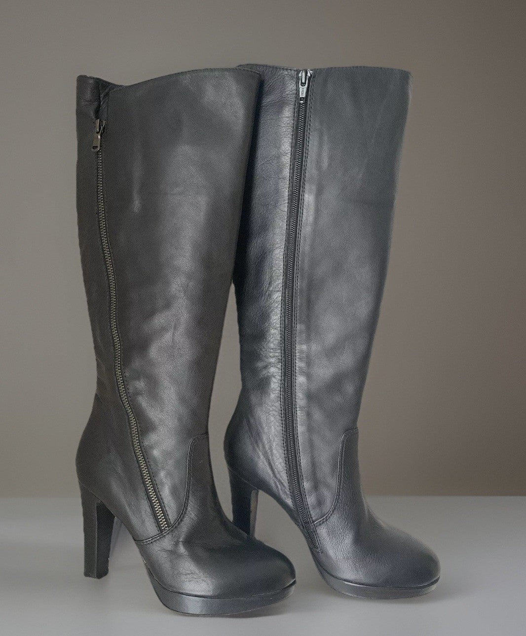 Paaransicht der Liebeskind Berlin Damenstiefel aus Leder