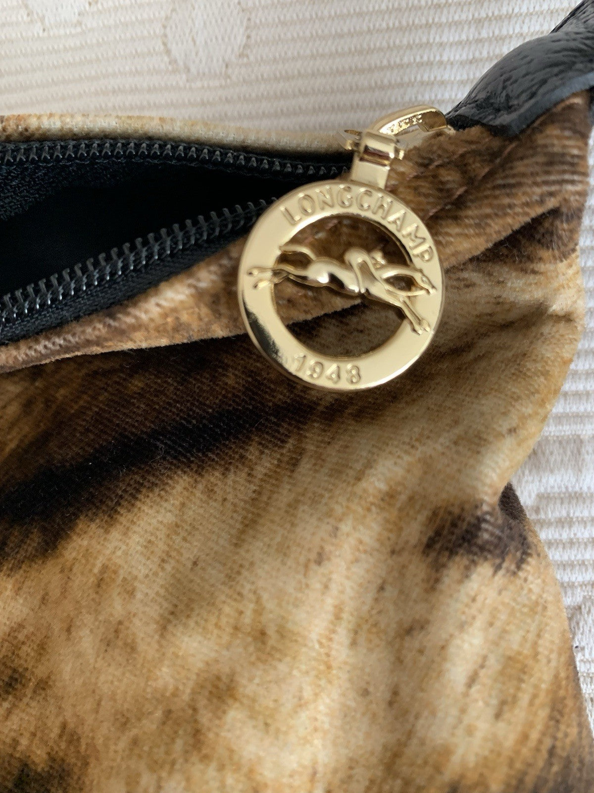 longchamp-le-pliage-limited-edition-animalprint-zipper
