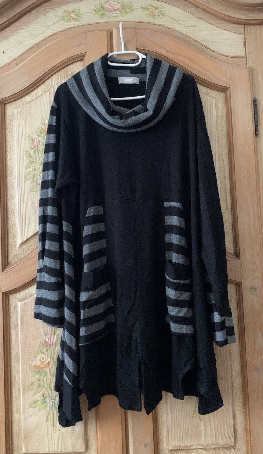 mb-germany-pullover-damen-lagenlook-vorne-schwarz-grau