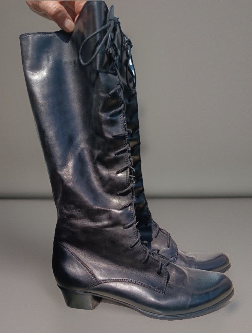 Seitenansicht der Regarde le ciel Damen Schnürstiefel mit Schnürung