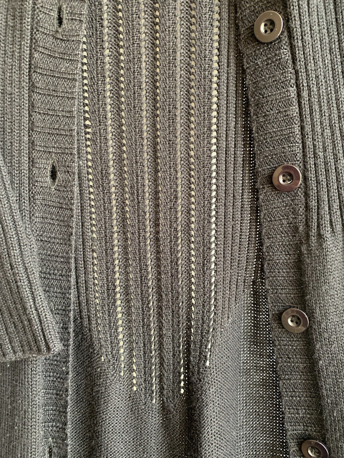 Detailstruktur Strickmantel Brustbereich