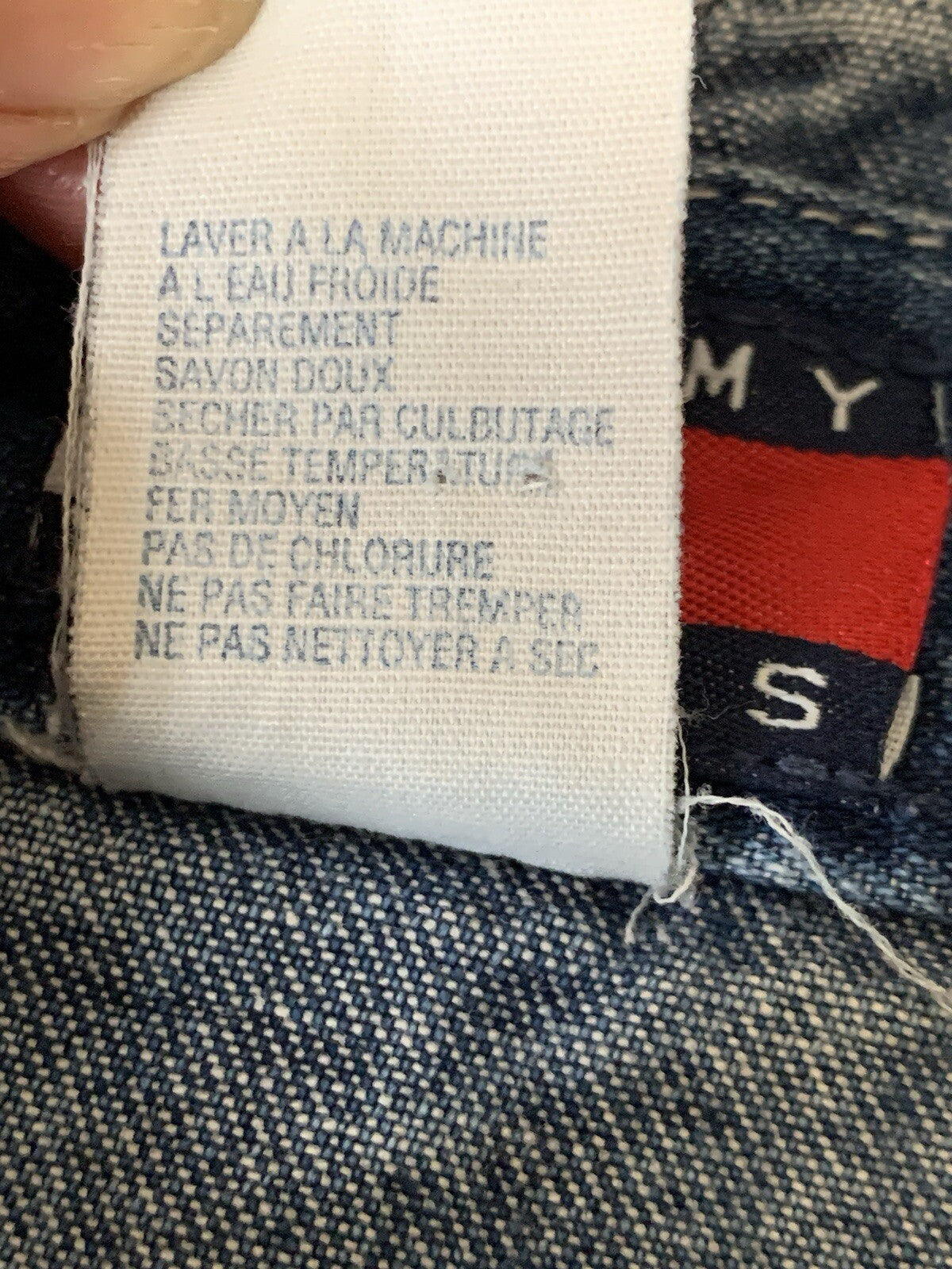 Waschanleitung der Tommy Hilfiger Latzhose