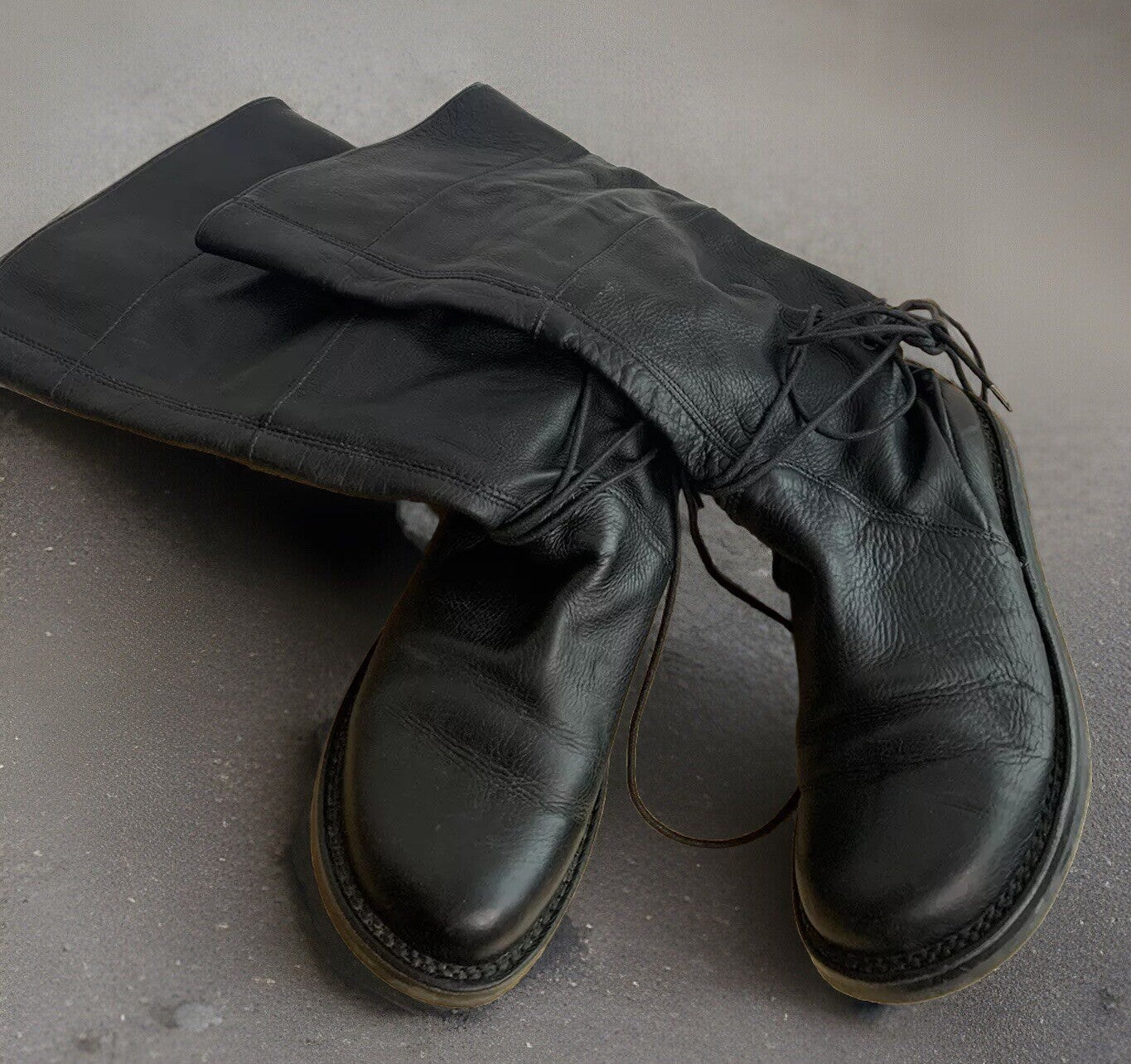 Trippen Stiefel schwarze Lederstiefel vorne