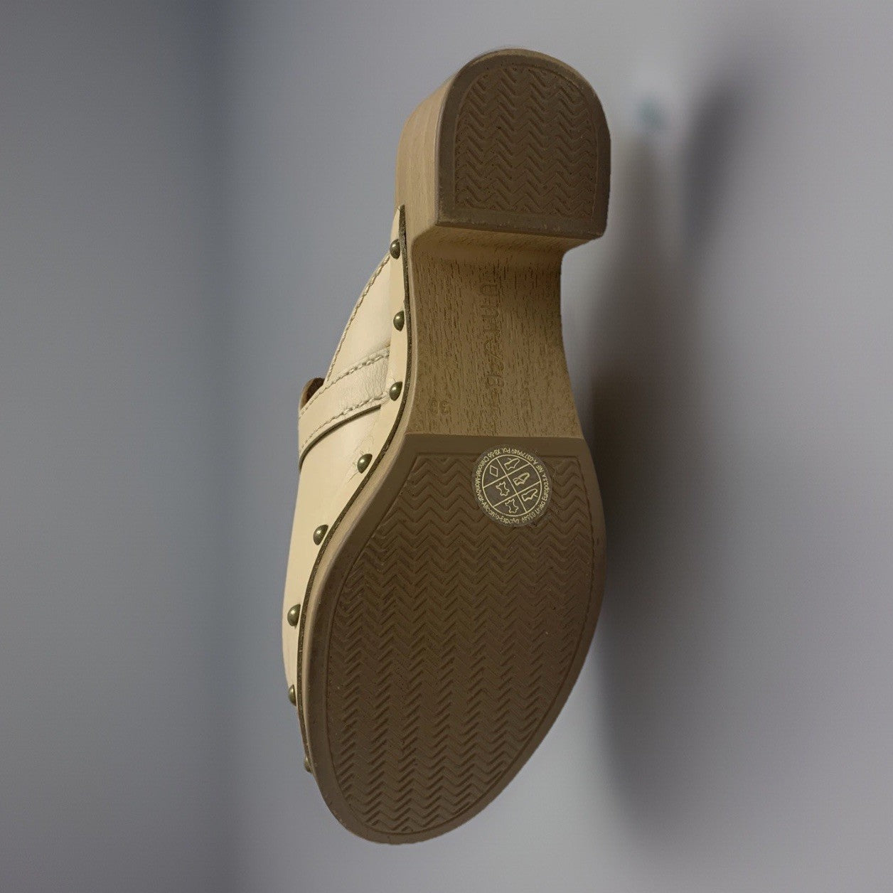 unisa-clogs-laufsohle-logo