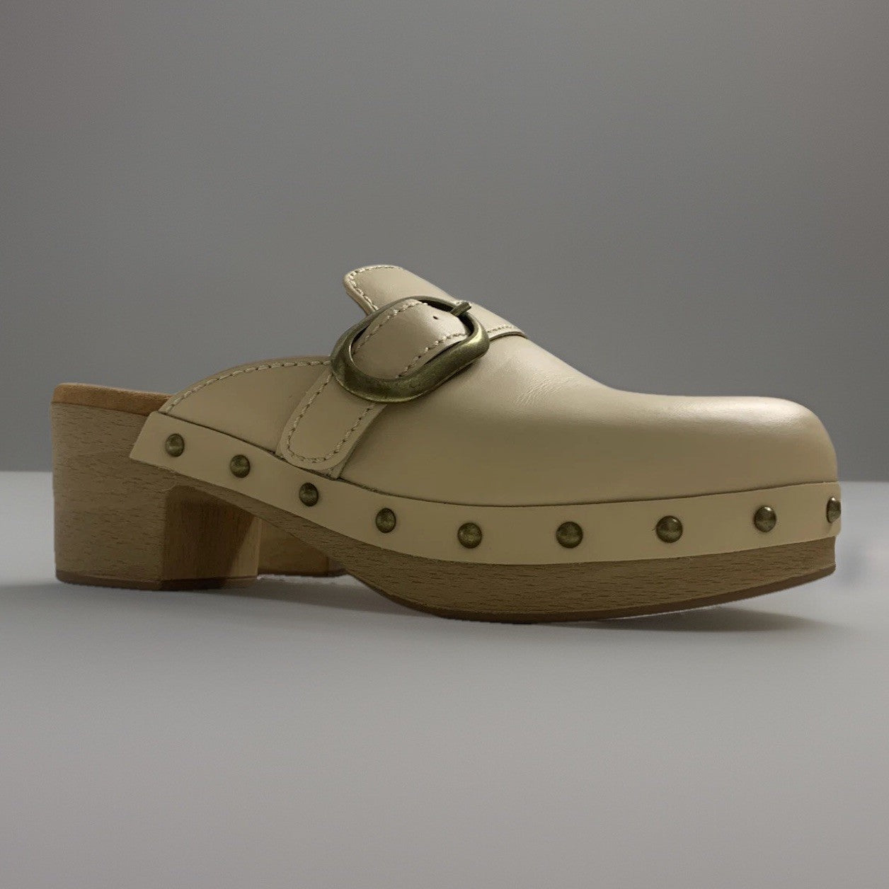 unisa-clogs-seitenansicht-rechts